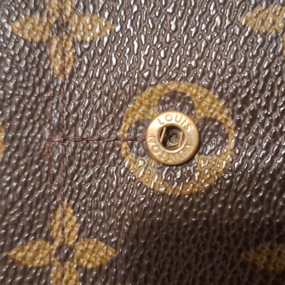 FINAL Sale! 💯 % Authentic LV Sarah Wallet vintage, good condition. - Picture 16 of 16